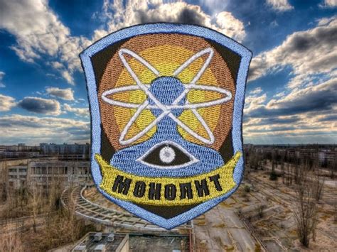 Создать мем "шеврон сталкер, нашивки сталкер, нашивка монолита из ...