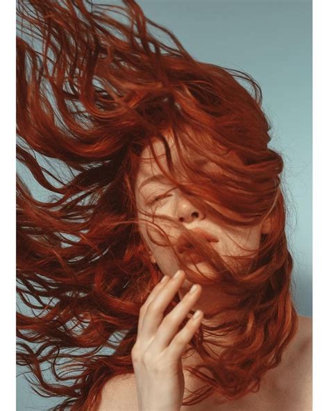 Pin By Mediaplot On Art Fashion Hair In The Wind Hair Photography