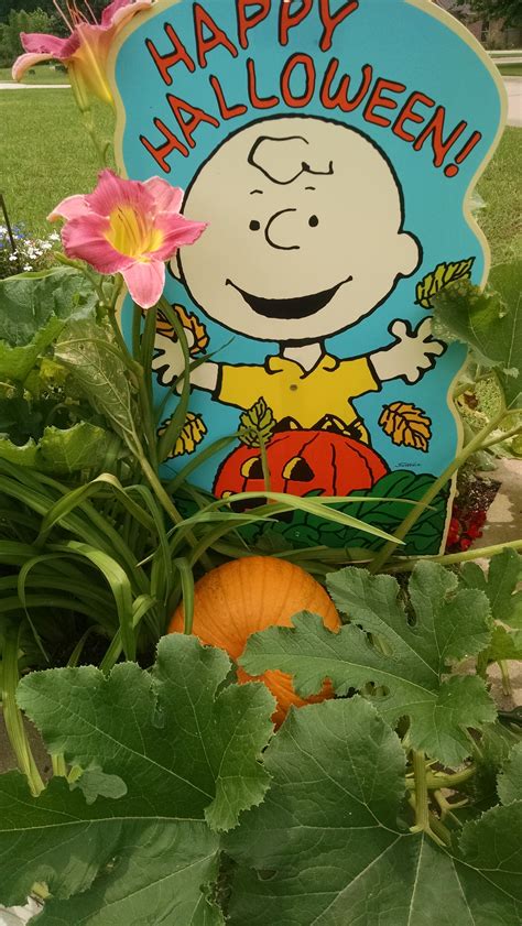 Pin By Carol Johnson On Snoopy In The Garden Character Fictional