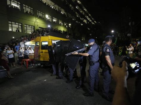 G Grupos Entram Em Confronto Durante Ato Contra Dilma Na Puc Em Sp