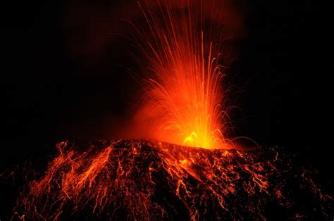 Largest volcano on Earth found, scientists say | CNN