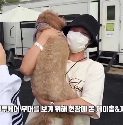 Tamjaichunbkk On Twitter Rt Taebokkiii Jimin With The Puppy Kissing