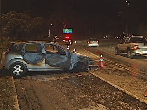 G Motorista Escapa Ilesa Ap S Carro Pegar Fogo Em Ipatinga Mg