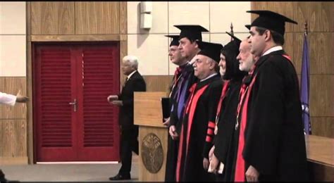 M Dicos Reciben T Tulo De Doctor Honoris Causa De La Una Youtube