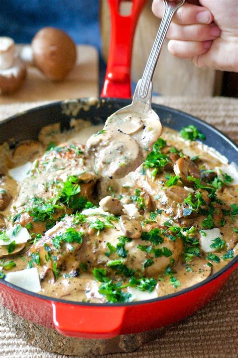 Poulet à la sauce crémeuse champignons parmesan Aux délices du palais