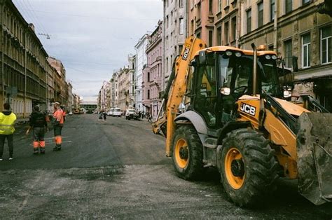 What Are The Uses Of Bitumen? - TEC Containers