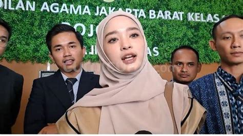 Inara Rusli Tanggapi Santai Keberatan Ibu Dan Kakak Virgoun Atas