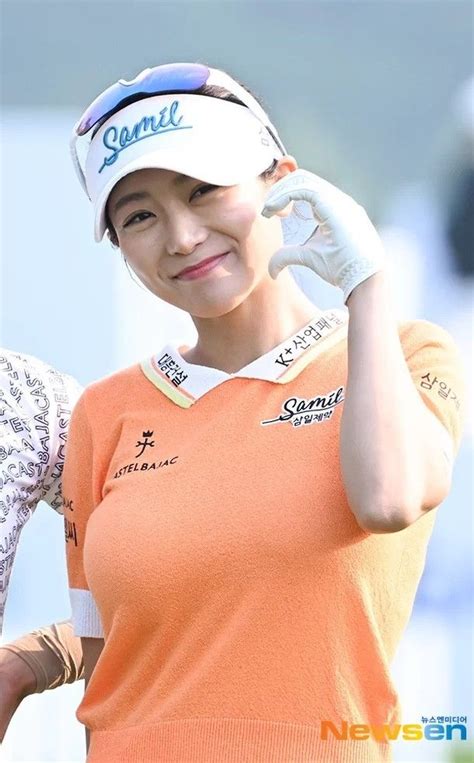 Pin By ムラッシュ On Ahn So Hyeon Golf Outfit Ladies Golf Women Golfers