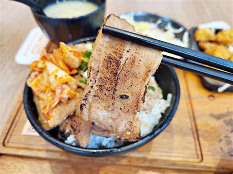 台中港三井｜開丼 燒肉vs丼飯｜各種組合丼飯．鐵板料理一次滿足．期間限定厚玉子燒鰻丼 茵芸旅食中