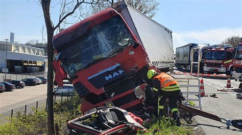 Schwerer Unfall auf der A1 Langer Stau durch Vollsperrung Ärger mit