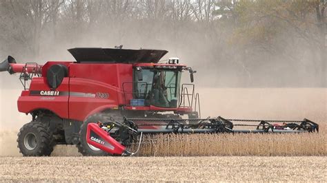 Harvest 2020 Case IH 7230 Axial Flow Combine Harvesting Soybeans