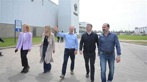 El intendente Federico Achával recorrió la planta de la empresa Visuar