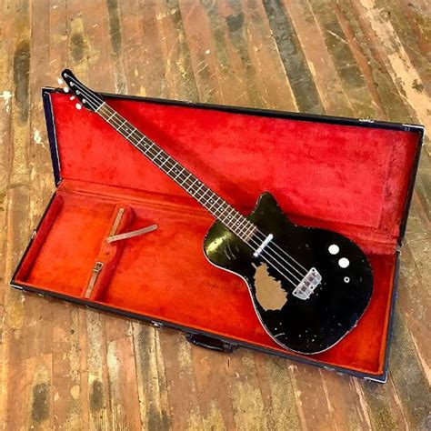 Vintage Silvertone Bass Guitar For Sale 2023 Update Remix Mag