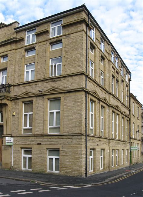 Shipley Stead Street Flats Dave Bevis Cc By Sa Geograph