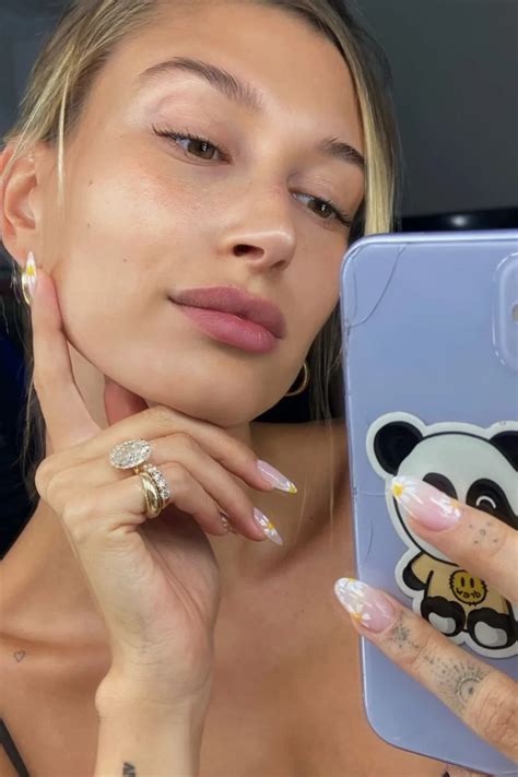 Hailey Bieber Channels A 90s Icon With This Surprisingly Wearable Hair