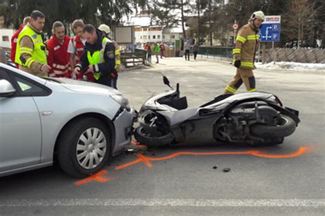 Zwei Motorradfahrer Bei Unf Llen Verletzt Salzburg Orf At