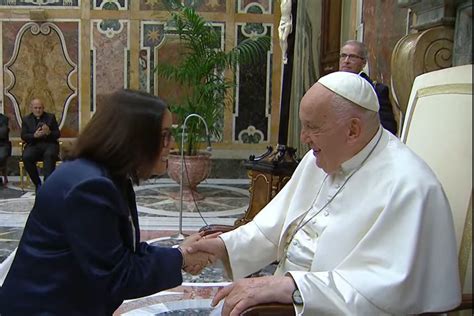 Vaticano Papa Elogia Quem Faz Deus Sorrir E Pede Respeito Pelos