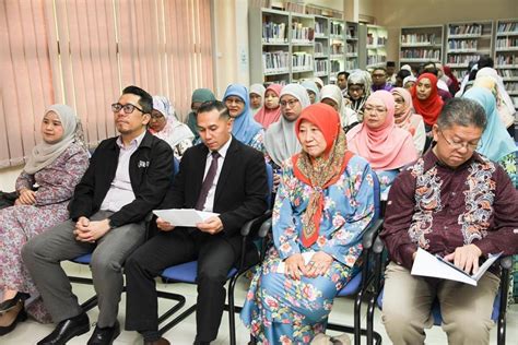 AITI Brunei - A seminar on Internet Governance for...