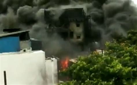 Breaking Massive Fire Breaks Out At A Chemical Factory In Gujarat