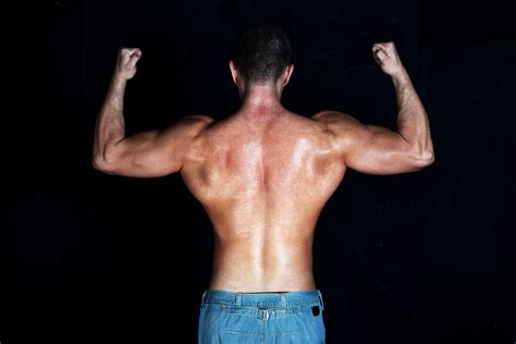 Back muscle: 6 Best Erector Spinae Strengthening Exercises