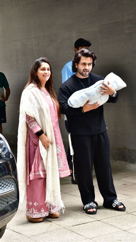 Shoaib Ibrahim Dipika Kakar S First Pic With Their Baby Boy