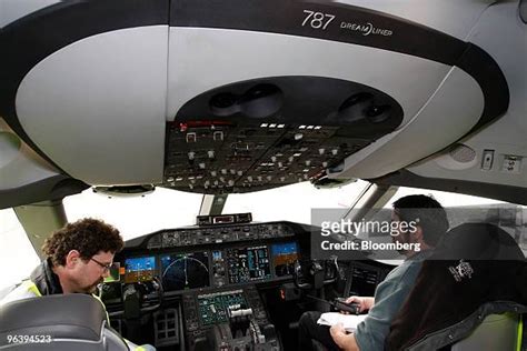 786 787 Cockpit Stock Photos, High-Res Pictures, and Images - Getty Images