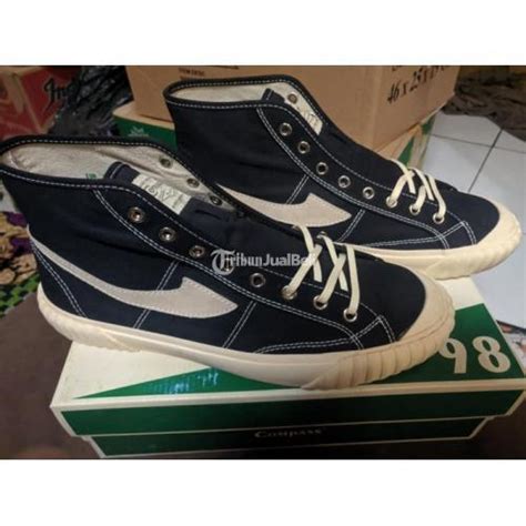 Sepatu Compass 98 Vintage Hi Bw Bekas Harga Rp 600k Like New Murah Di