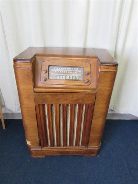 Lot Detail Vintage Philco Tube Radio Phonograph