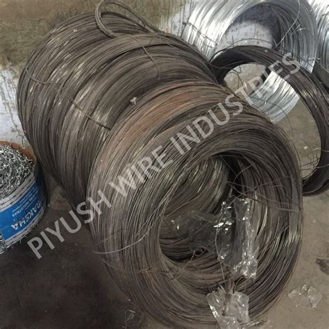 Hot Dipped Galvanized Iron Wire at 8 meter लह क हट डपड