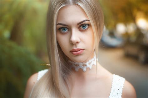 Wallpaper Women Blonde Face Portrait Blue Eyes Choker 2048x1365