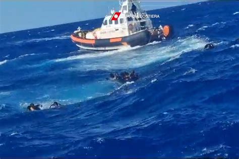 41 Muertos En Un Nuevo Naufragio Frente A Isla De Lampedusa Radio Paulina