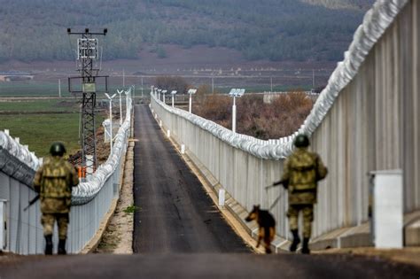 Turkey plans to build security wall on border with Iran | Daily Sabah