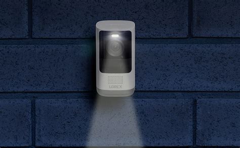 Lorex Smart Home Security Center with 2K Cameras and Range Extender