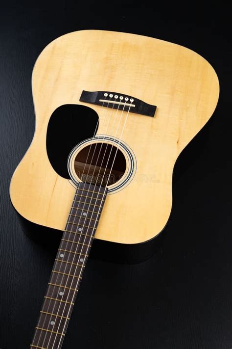 Guitarra Cl Sica En Una Tabla De Madera Oscura Instrumento Musical