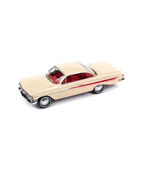 Johnny Lightning Classic Gold 1961 Chevy Impala SS 409