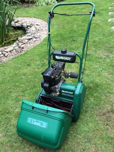 Qualcast Classic Petrol 35s Lawn Mower With Scarifier Excellent