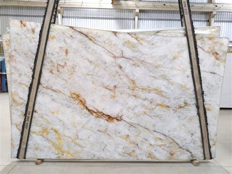 Yosemite Falls 3cm Polished Quartzite / #13472 (122" x 73") Group G