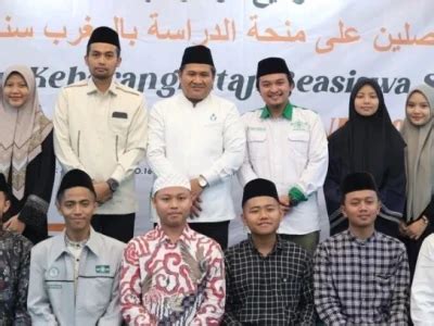 Dilepas Rmi Pbnu Penerima Beasiswa Santri Ini Berangkat Ke Maroko