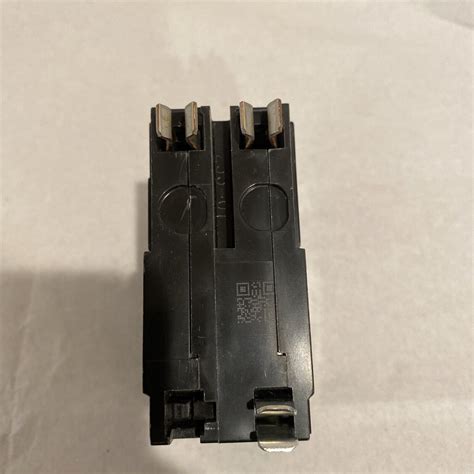 Square D QO220 2 Pole 20 120 240V AC Type QO Plug In Yellow Circuit