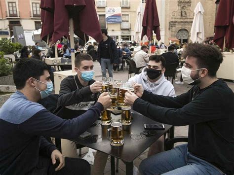 Toque De Queda Reuniones Bares Estas Son Las Restricciones Para La