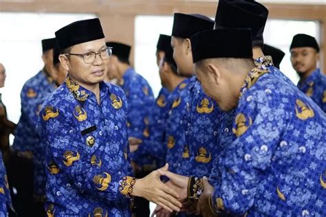 PENSIUNAN BAHAGIA APBN Naik Sinyal Kenaikan GAJI PENSIUNAN PNS Tahun