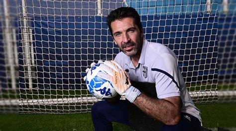 Gianluigi Buffon Una leyenda del fútbol italiano que se retira a sus