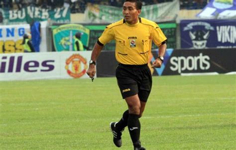 Anggota Tni Ad Ini Jadi Wasit Final Isl