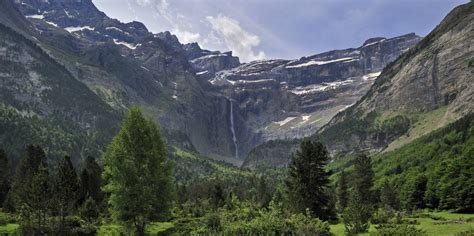 Wandern in den Pyrenäen: Viel Regen, viel Grün - taz.de