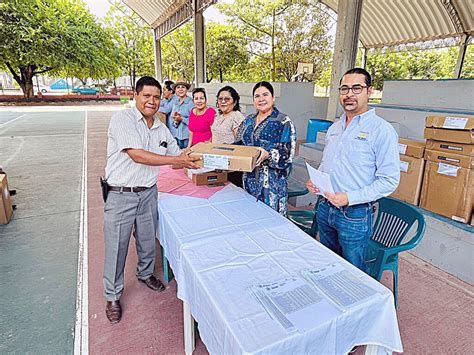 Entrega Antonia Cardozo Mil Lentes Para Alumnos De Primaria Y