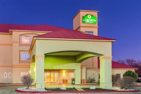 La Quinta Inn & Suites by Wyndham Hobbs | Hobbs, NM Hotels