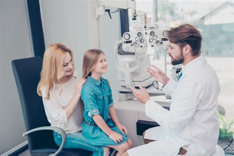 Orthoptist - Salary, How to Become, Job Description & Best Schools