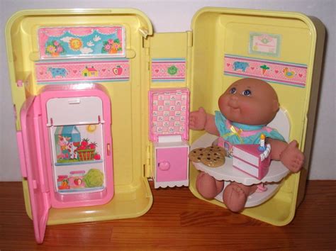 Cabbage Patch Vintage Yellow Love N Go Fold Up Kitchen Carrying Case