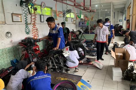 Bersama Kementerian Esdm Pln Gelar Pelatihan Konversi Motor Listrik Ke