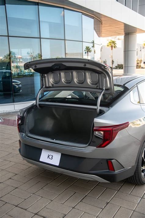 Kia K3 Sedán 2024 En México Interior Cajuela Abierta Autos Actual